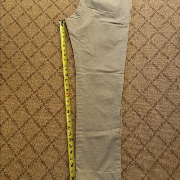 J. Crew Broken In style 770 Khaki Pants 34x32 - Picture 5 of 11